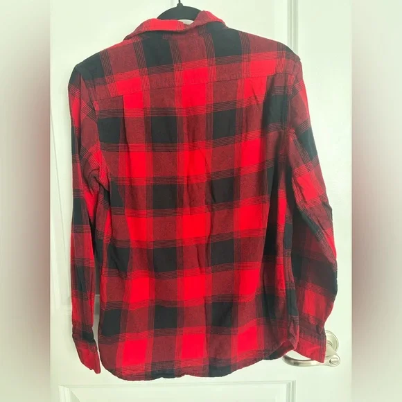 Old Navy Red and Black Checkered Flannel Shirt - Picture 2 of 3